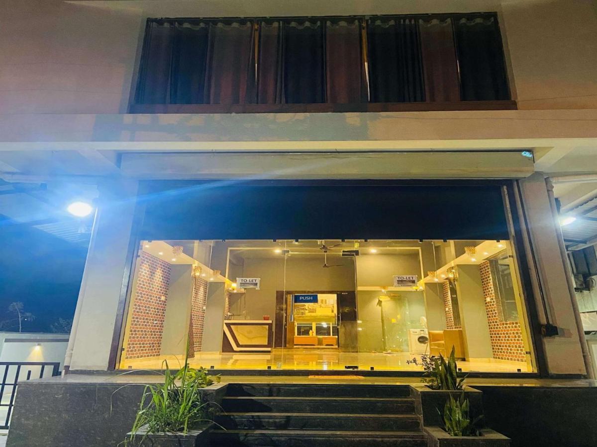 Hotel Signature Planet Индаур Экстерьер фото